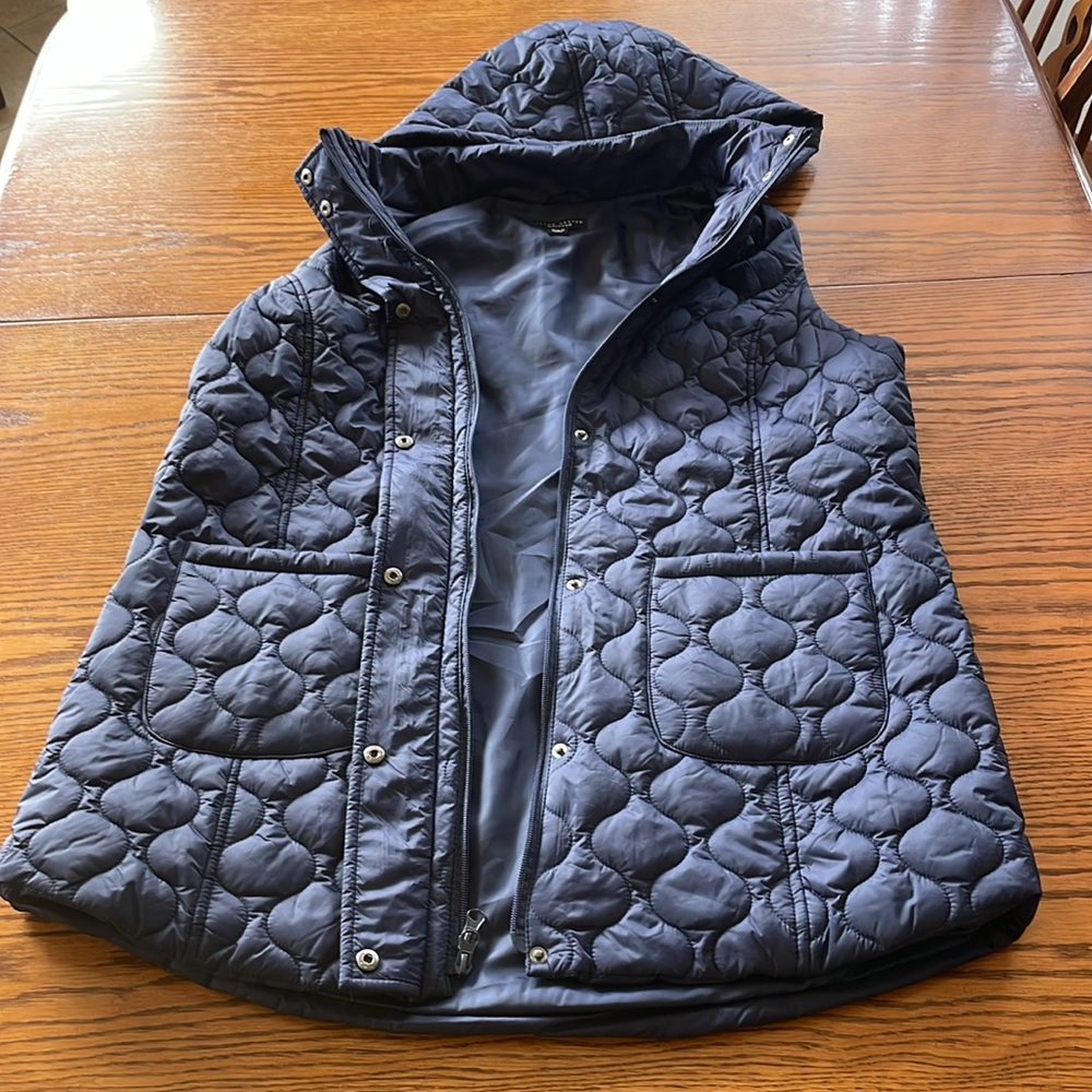 Susan Graver L Navy Weekend Vest with Hood A618800 - Picture 3 of 6